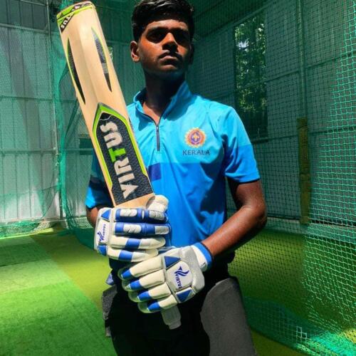 Shaun Rogers.( Kerala) under 19